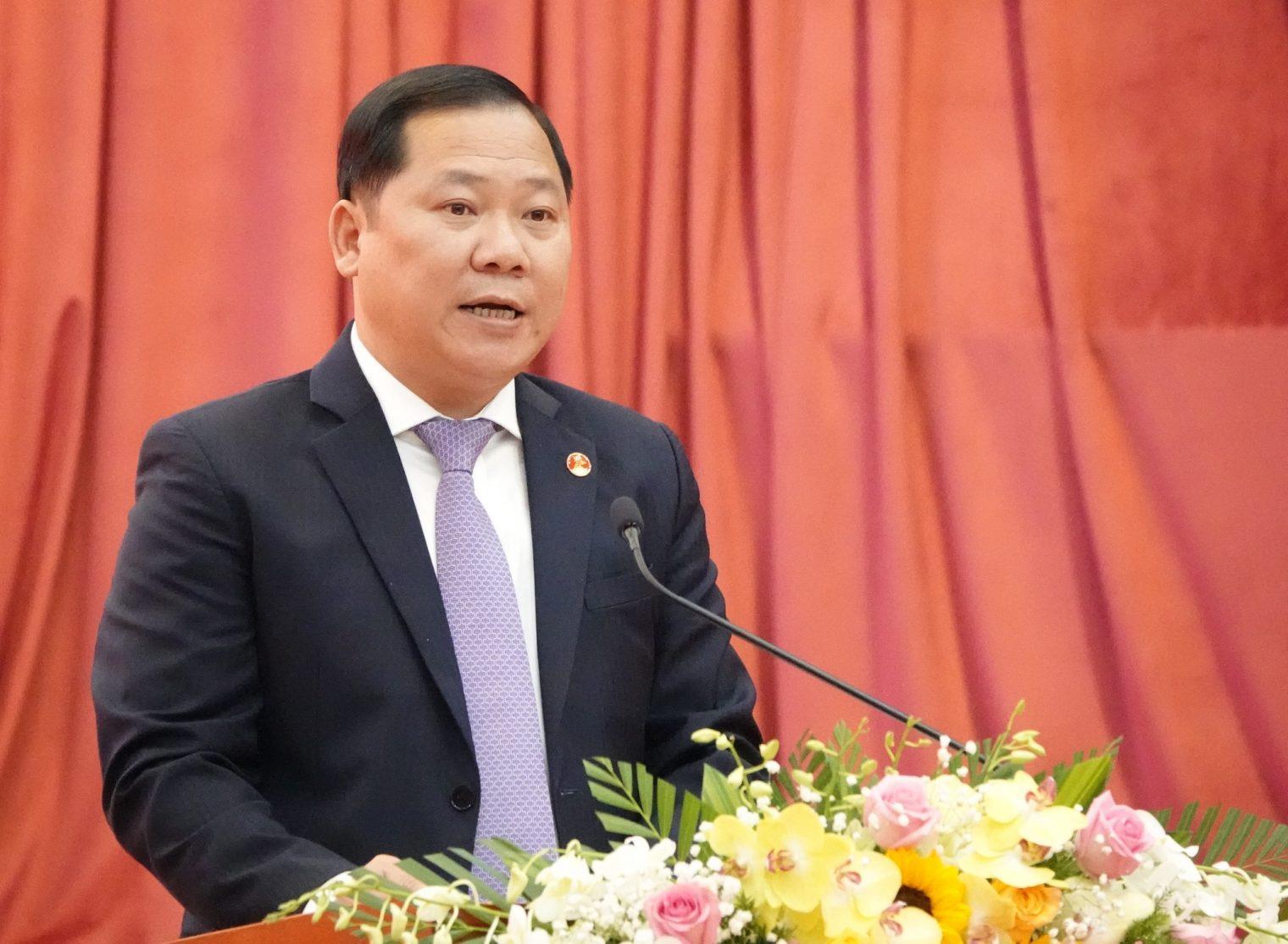 Chủ tịch UBND tỉnh Bình Định Nguyễn Phi Long phát biểu ý kiến